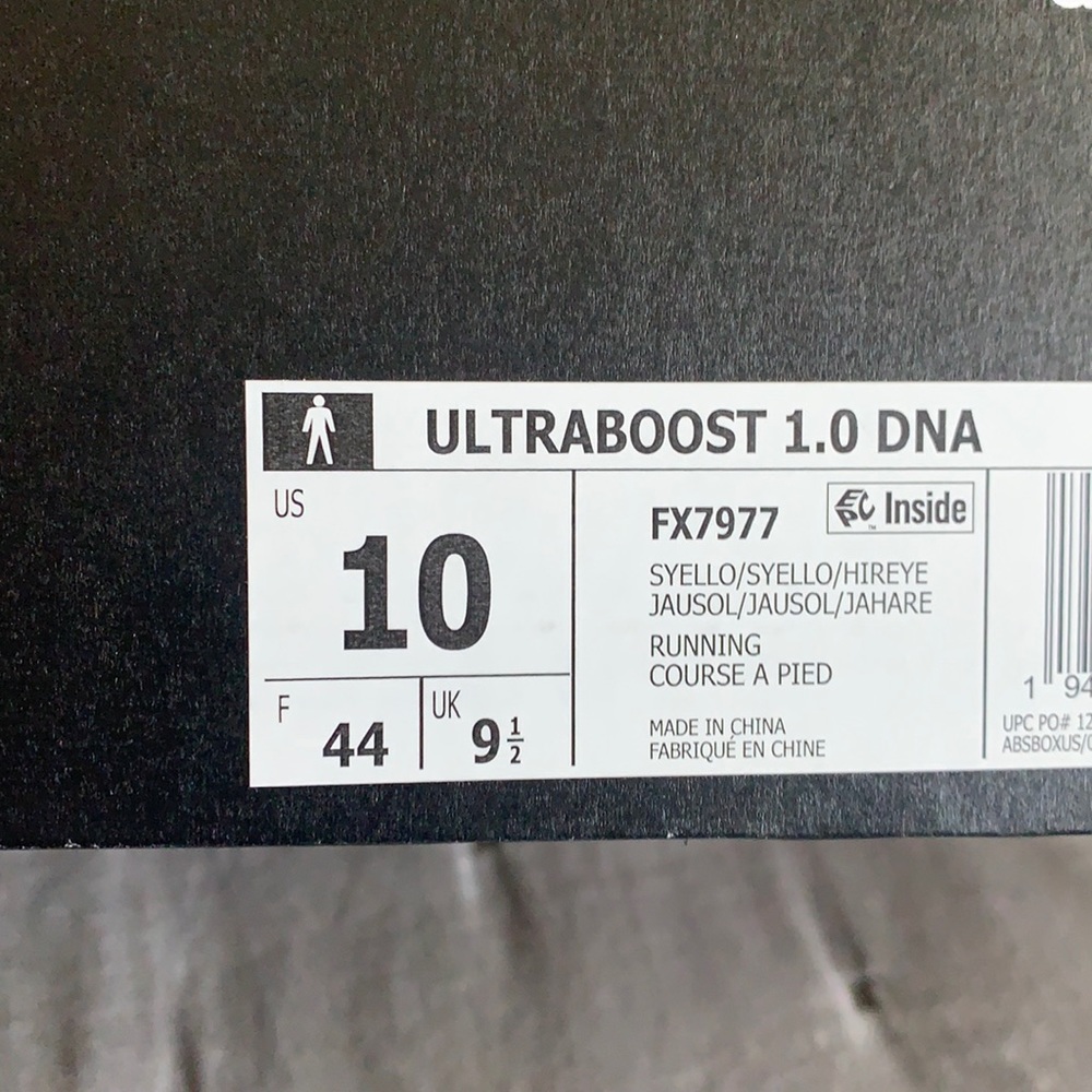 Ultraboost 1.0 DNA